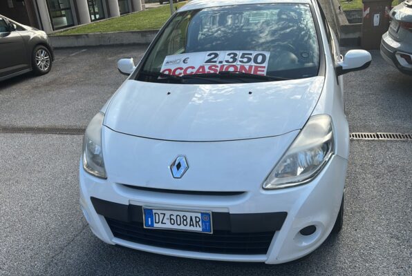 Clio  3P       6