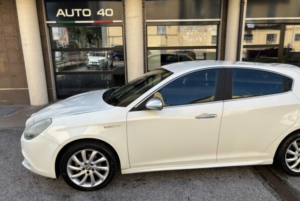 Giulietta -2011 - Bianca         3