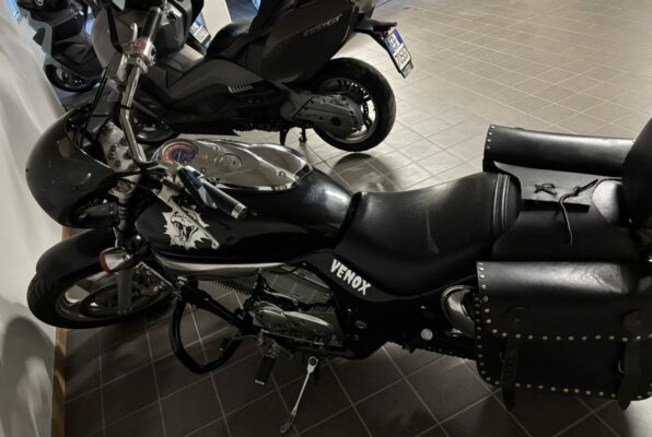 Kymco 250 Venox.   2